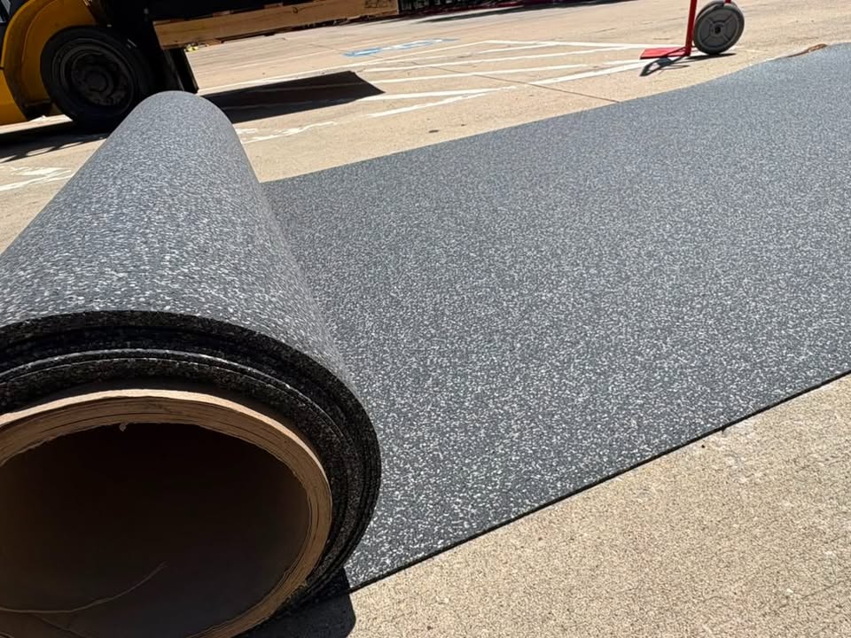 8mm(5/16th inch) Rubber Gym Flooring rolls mats (Black with confetti finish)